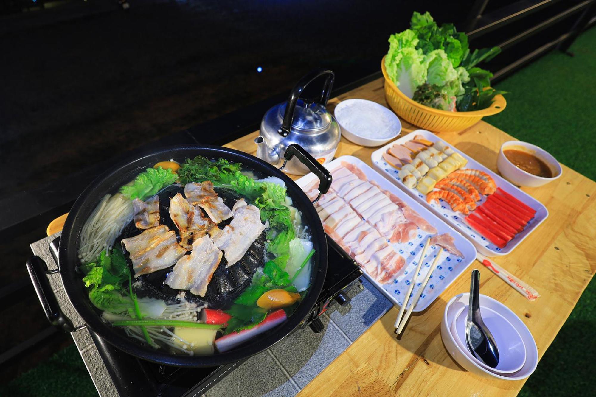 สวนไร่รุ่งอรุณ Suan Rai Rungarun Hotel Ban Na Pa Paek Ngoại thất bức ảnh